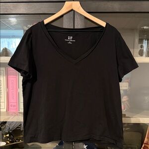 GAP Women's Classic Black Short Sleeve V-Neck Tee